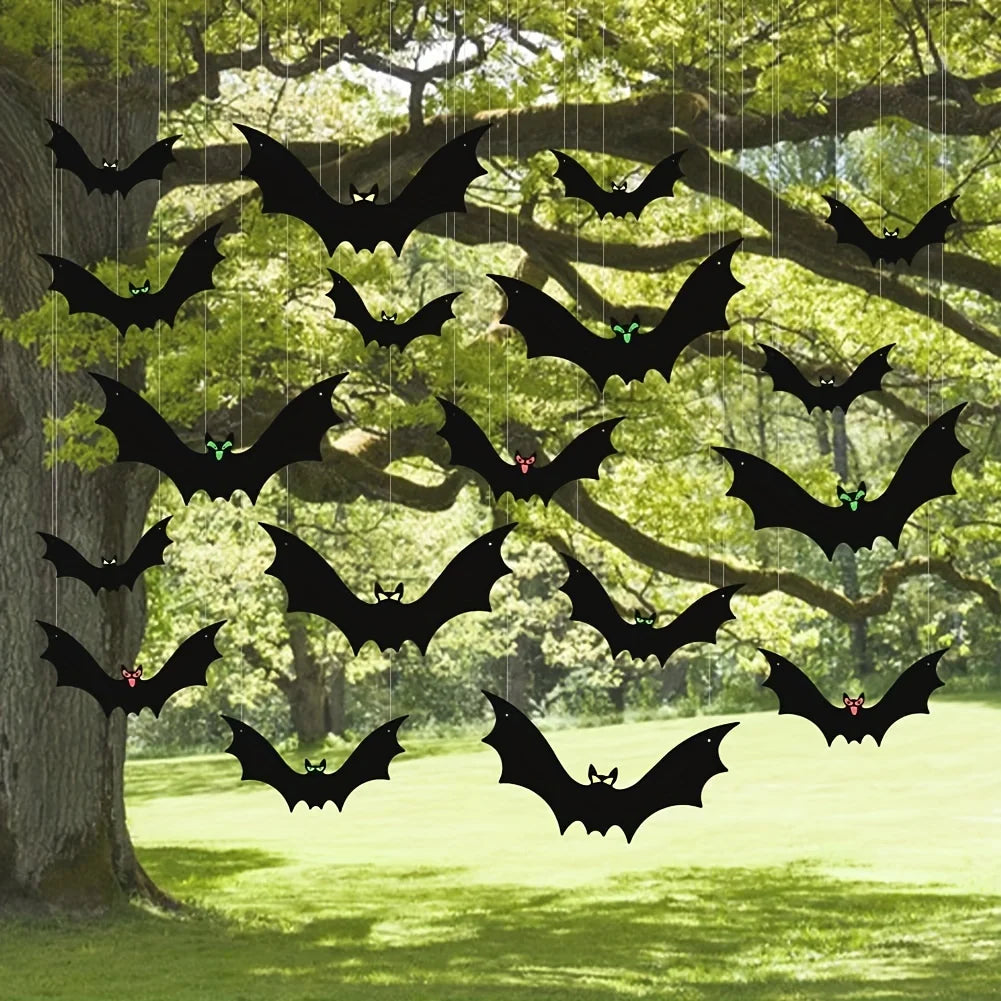 12 pièces chauves-souris suspendues Halloween décor extérieur grandes chauves-souris volantes en plastique 3 tailles accrocher sur les arbres Porches Yards Pelouse Halloween à l'intérieur